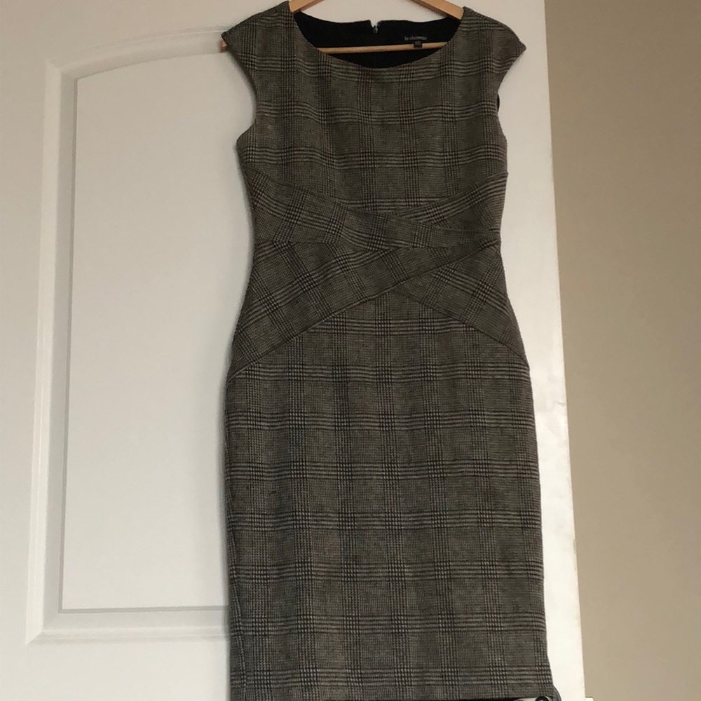 tooth hound print, dress.  Fantastic cut!